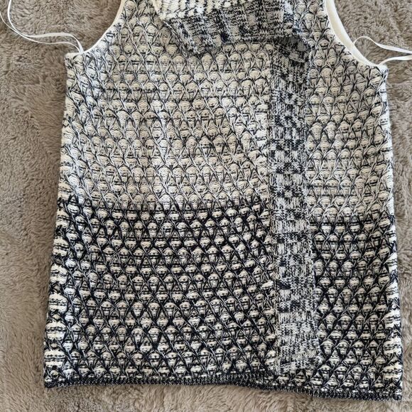 Chicos Textured Knit Sweater Vest Women's Size1M Black Antique White - Picture 3 of 12